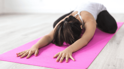 Le yoga restauratif : retrouvez la zen attitude par des pratiques douces